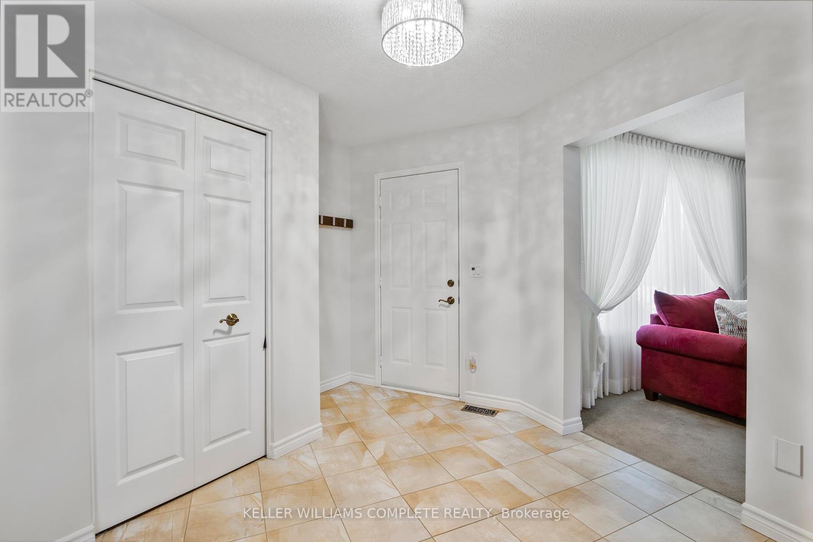 106 Maple Drive, Hamilton, Ontario  L8G 4S4 - Photo 6 - X12154577