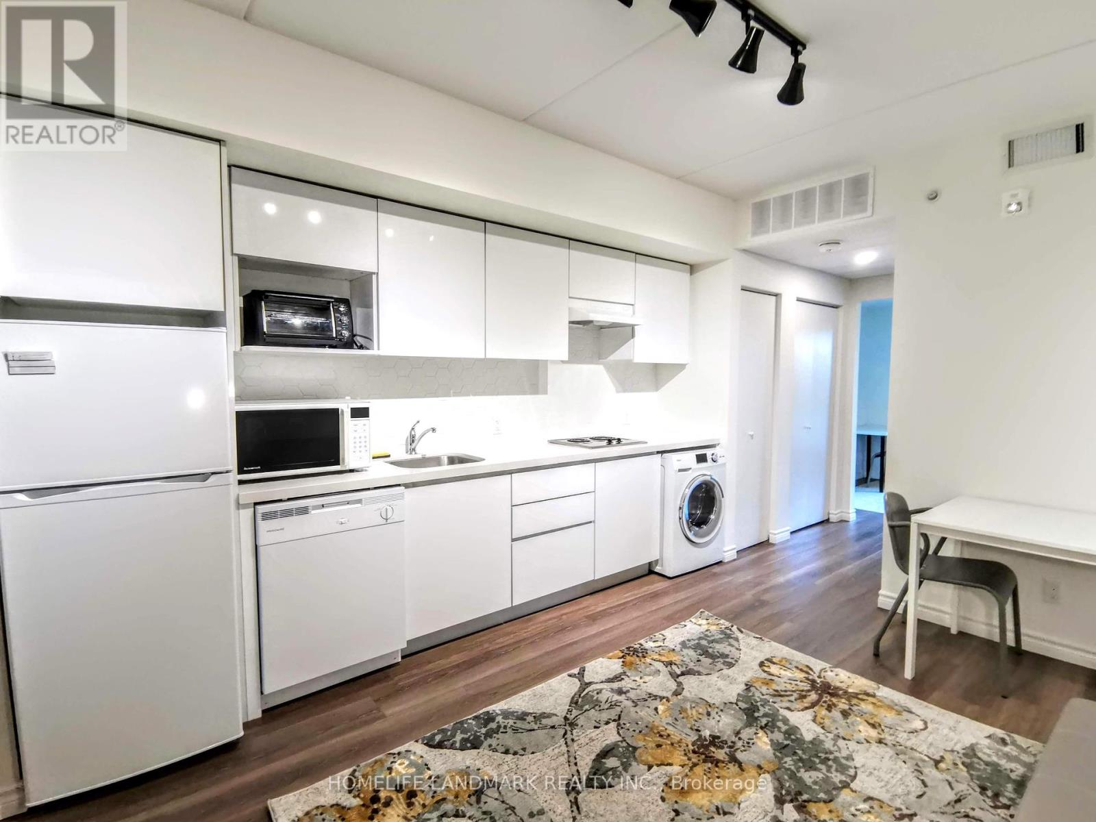 202 - 268 Lester Street, Waterloo, Ontario  N2L 0J7 - Photo 1 - X12154581