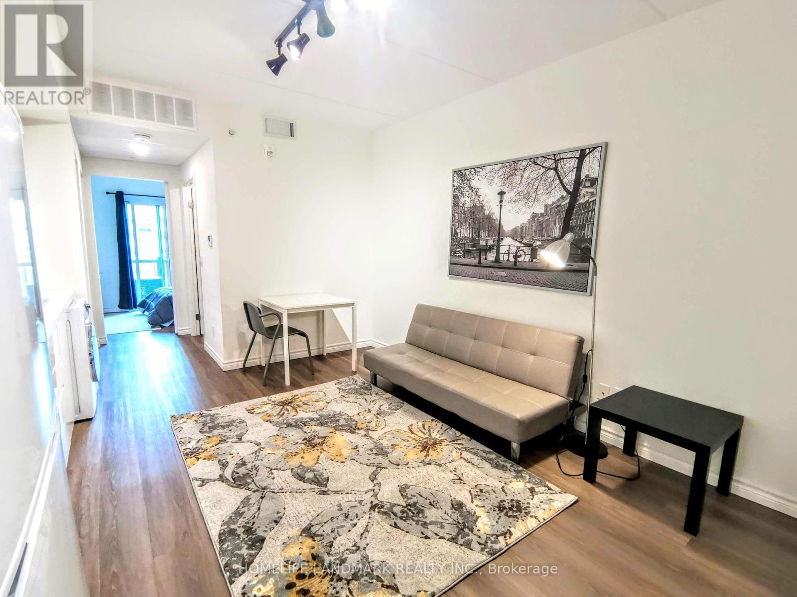 202 - 268 Lester Street, Waterloo, Ontario  N2L 0J7 - Photo 2 - X12154581