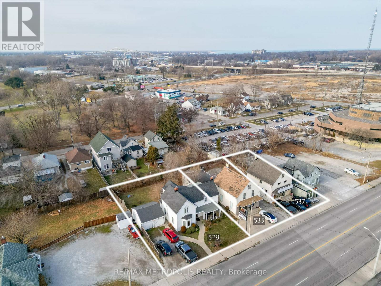 529, 533, 537 Christina Street N, Sarnia, Ontario  N7T 5W5 - Photo 1 - X12154607