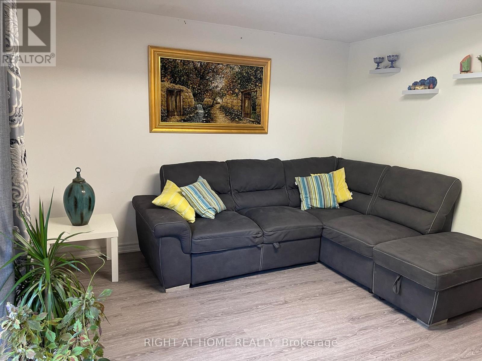 72 Underhill Crescent, Kitchener, Ontario  N2A 2S8 - Photo 15 - X12154608
