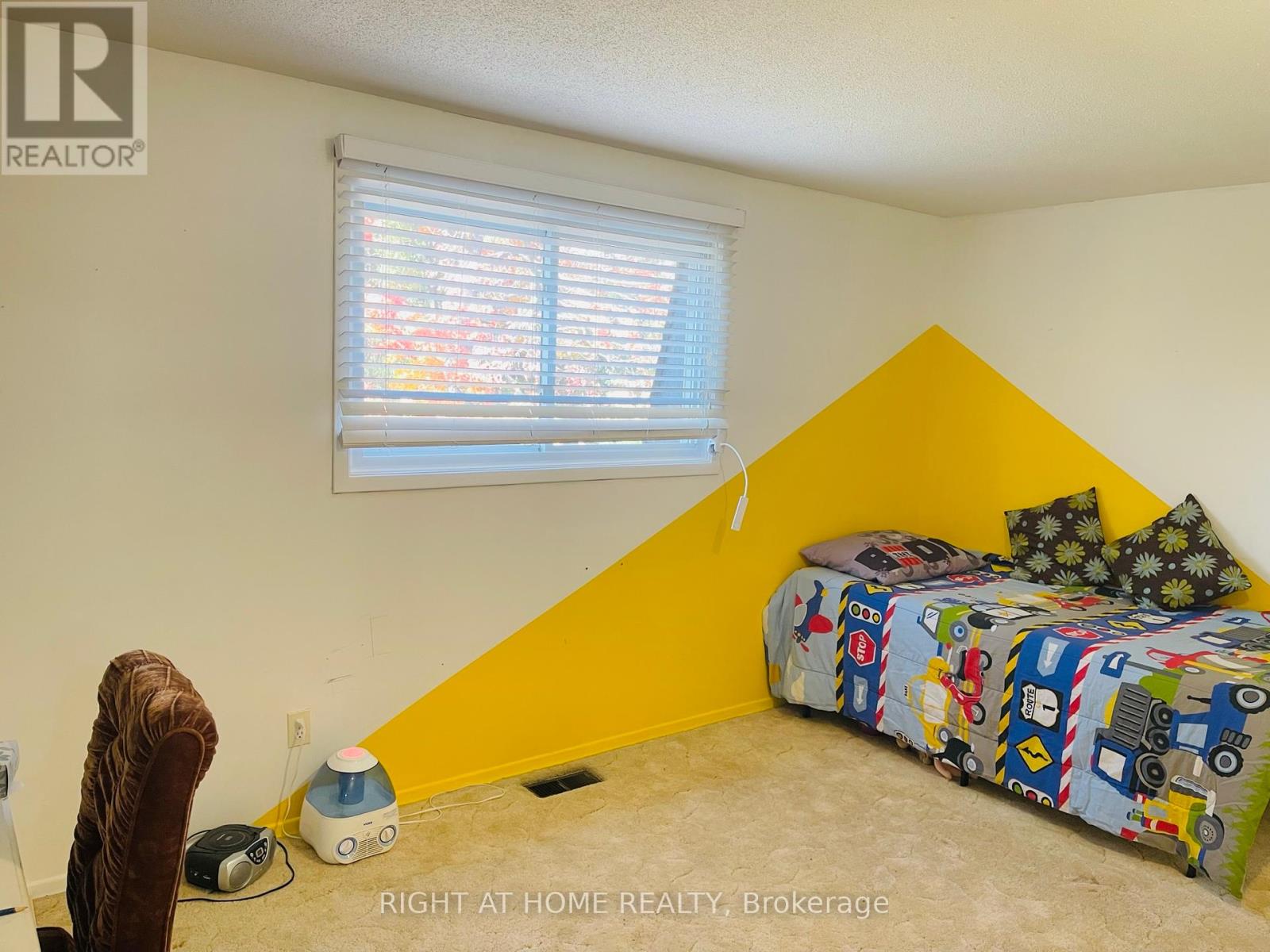 72 Underhill Crescent, Kitchener, Ontario  N2A 2S8 - Photo 23 - X12154608