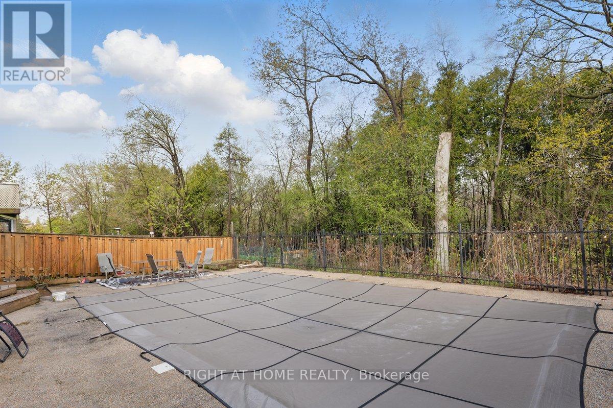 72 Underhill Crescent, Kitchener, Ontario  N2A 2S8 - Photo 47 - X12154608