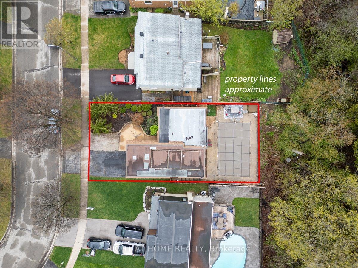 72 Underhill Crescent, Kitchener, Ontario  N2A 2S8 - Photo 7 - X12154608