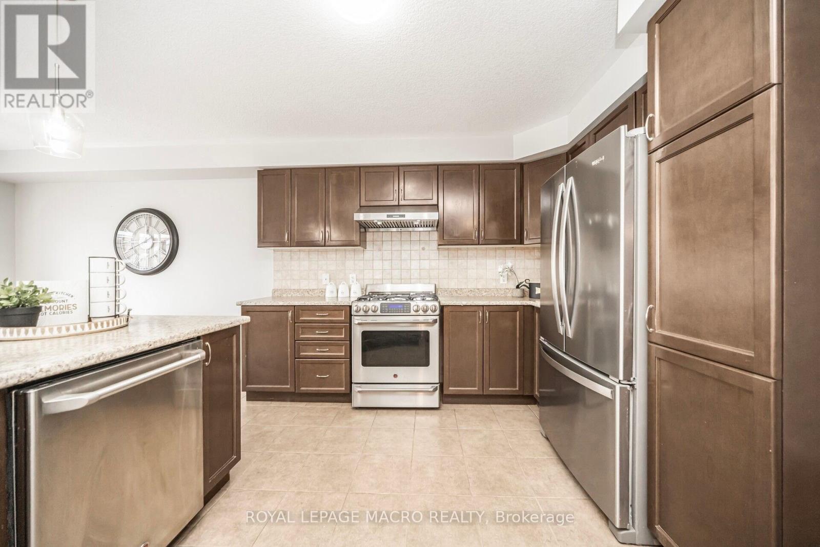 115 Pelech Crescent, Hamilton, Ontario  L0R 1P0 - Photo 11 - X12154656