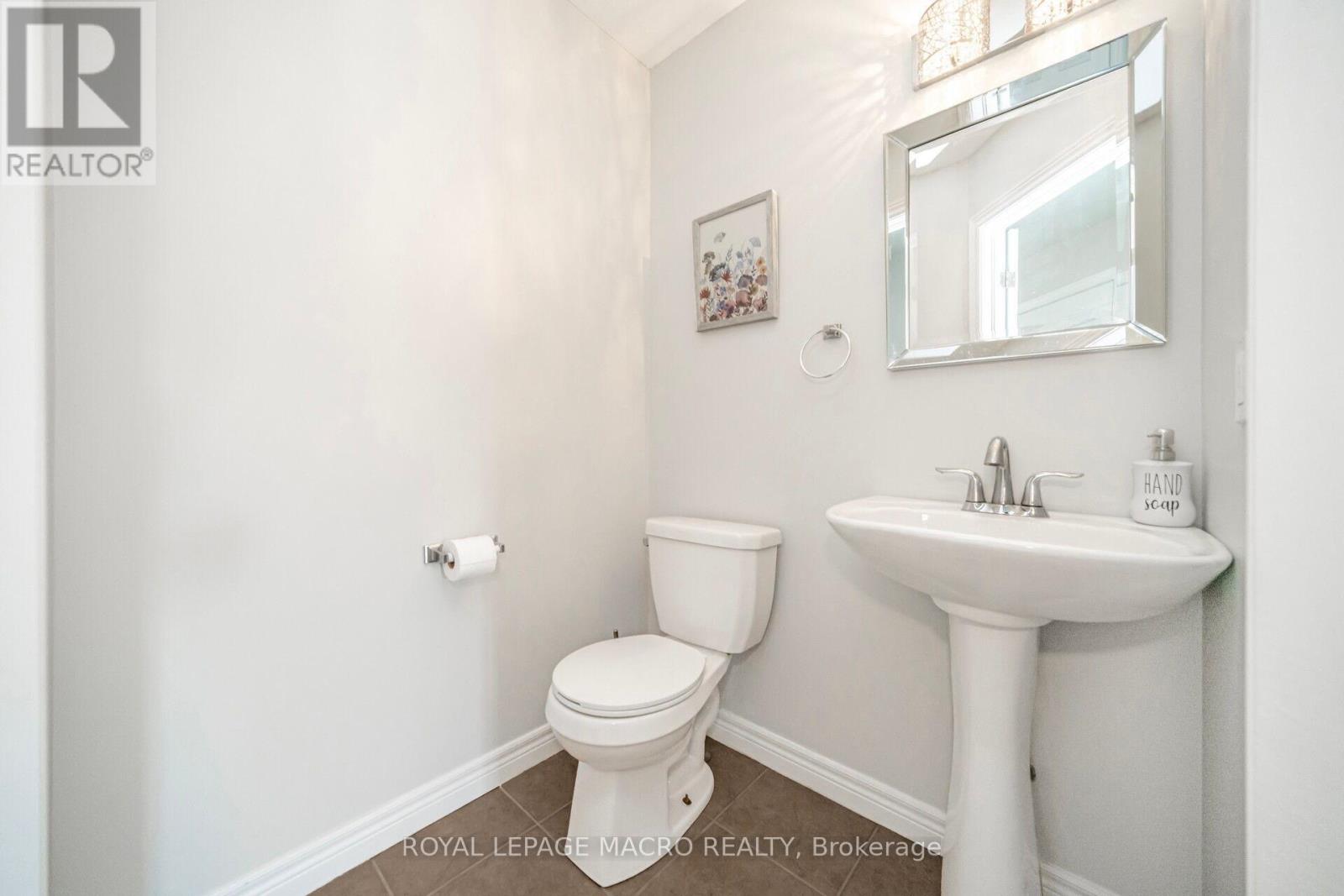 115 Pelech Crescent, Hamilton, Ontario  L0R 1P0 - Photo 6 - X12154656
