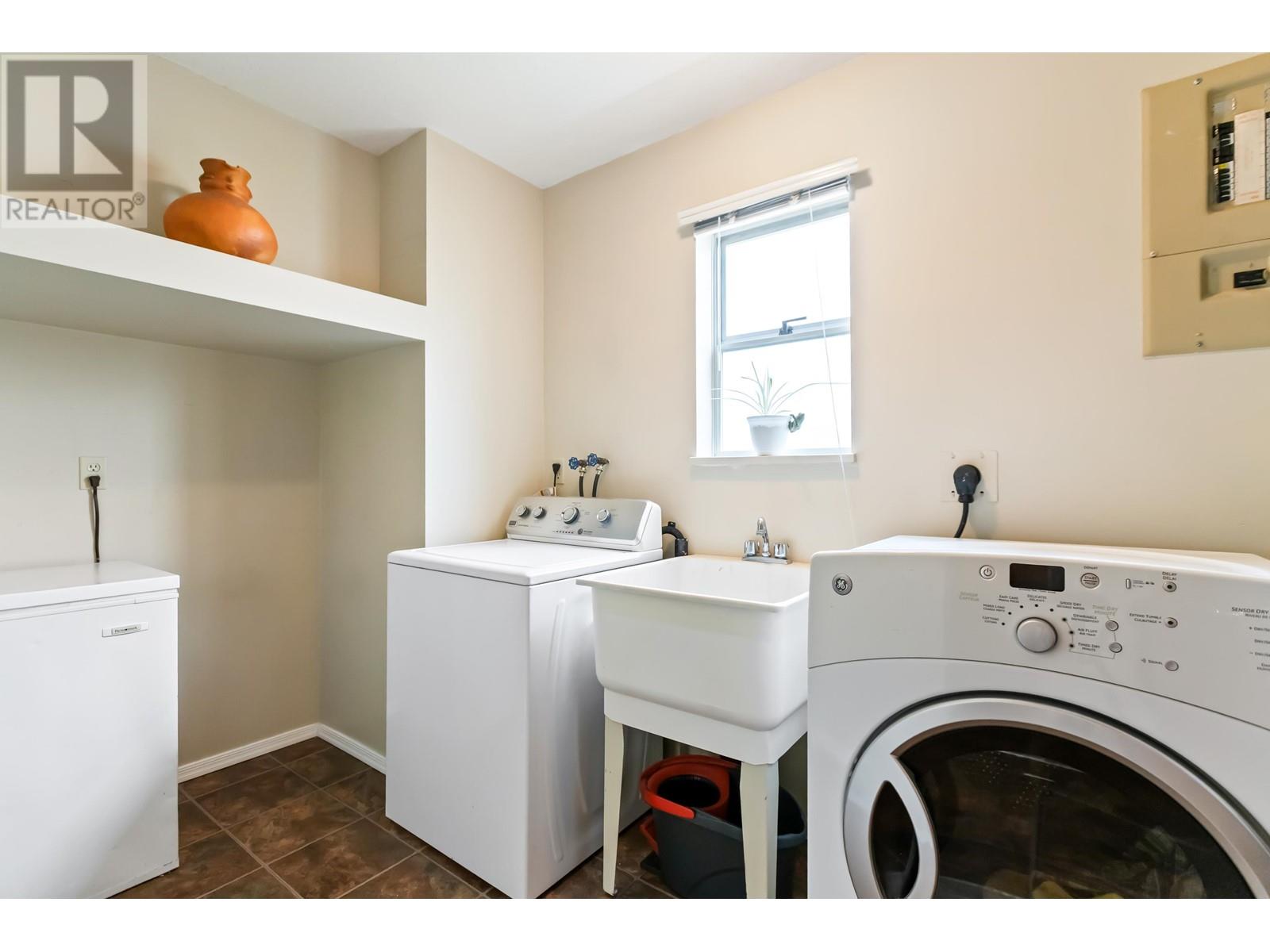 12440 208 Street, Maple Ridge, British Columbia  V2X 4X2 - Photo 30 - R3003740