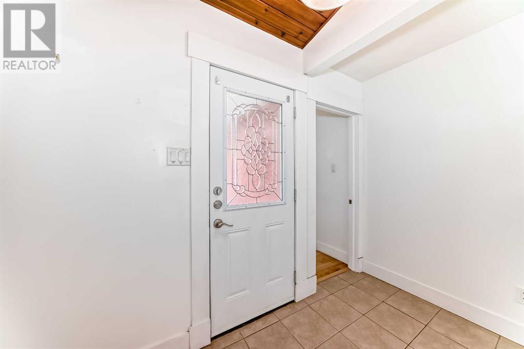 80 Bracebridge Crescent Sw, Calgary, Alberta  T2W 0Y7 - Photo 3 - A2221948