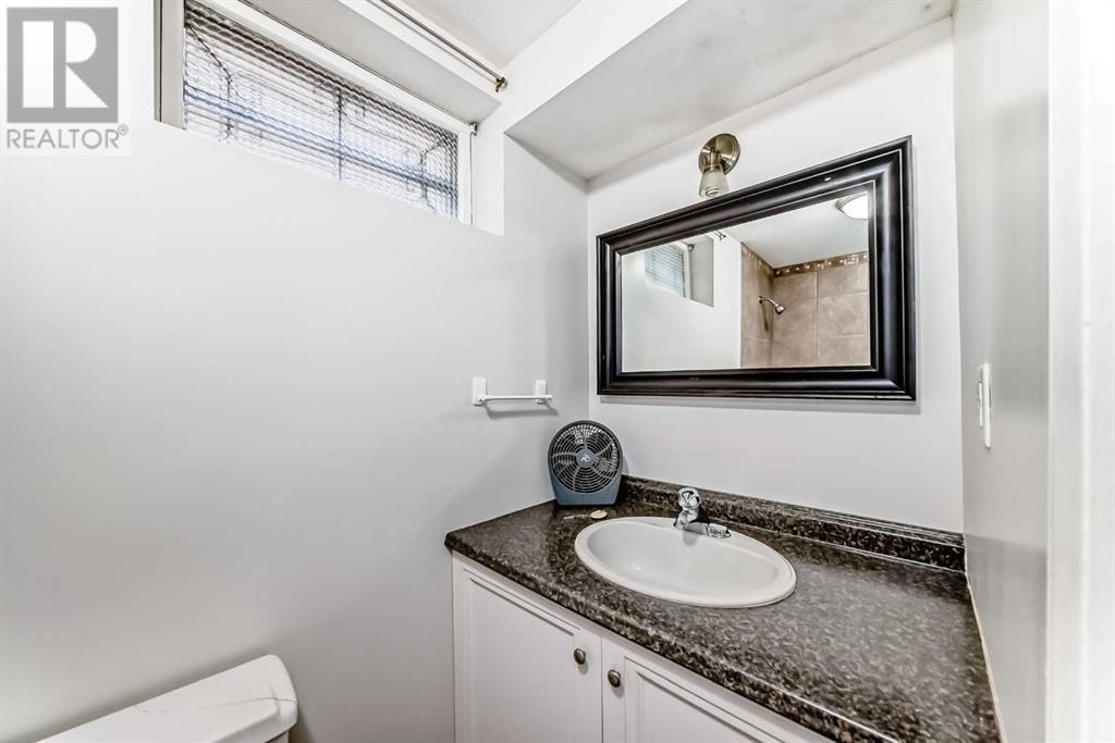 80 Bracebridge Crescent Sw, Calgary, Alberta  T2W 0Y7 - Photo 34 - A2221948