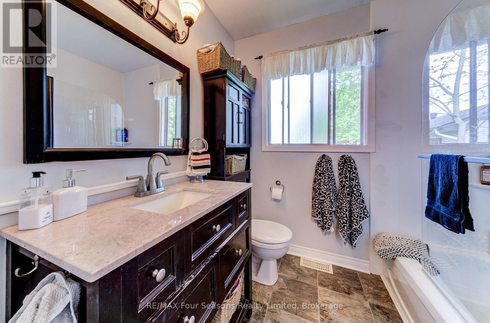 204 Bryan Court, Collingwood, Ontario  L9Y 5J4 - Photo 20 - S12154662