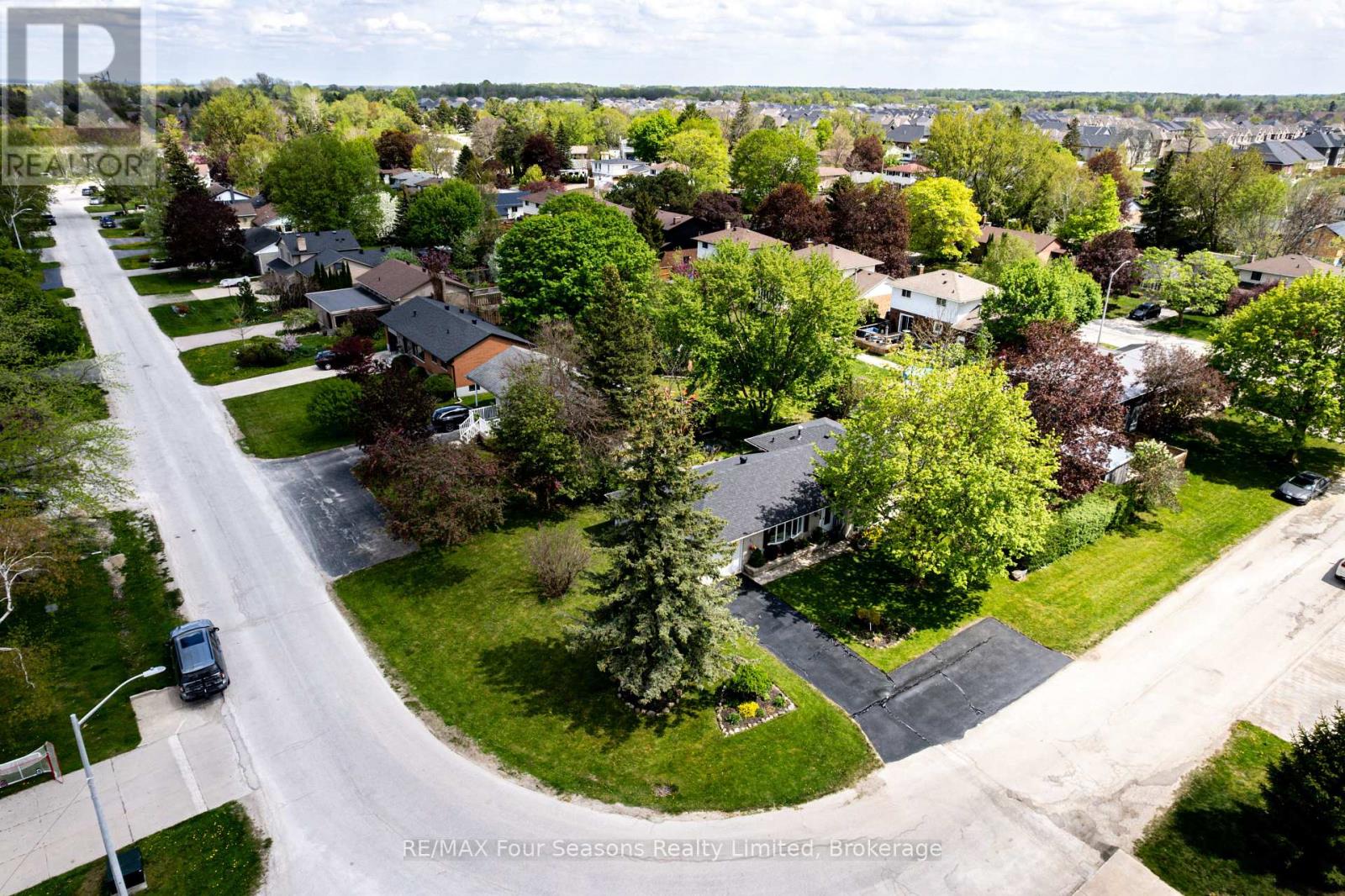 204 Bryan Court, Collingwood, Ontario  L9Y 5J4 - Photo 31 - S12154662