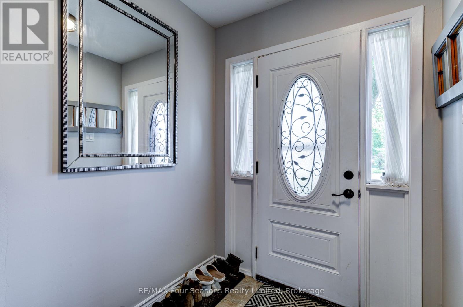 204 Bryan Court, Collingwood, Ontario  L9Y 5J4 - Photo 6 - S12154662