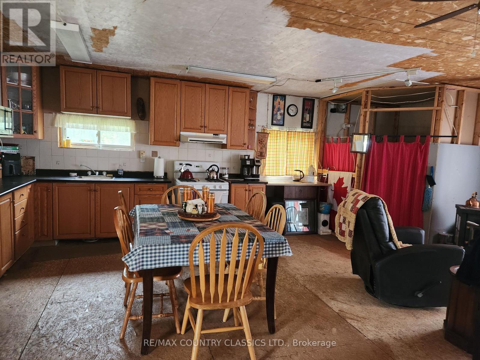 2910 Weslemkoon Lake Road, Tudor & Cashel, Ontario  K0L 1W0 - Photo 4 - X12148524