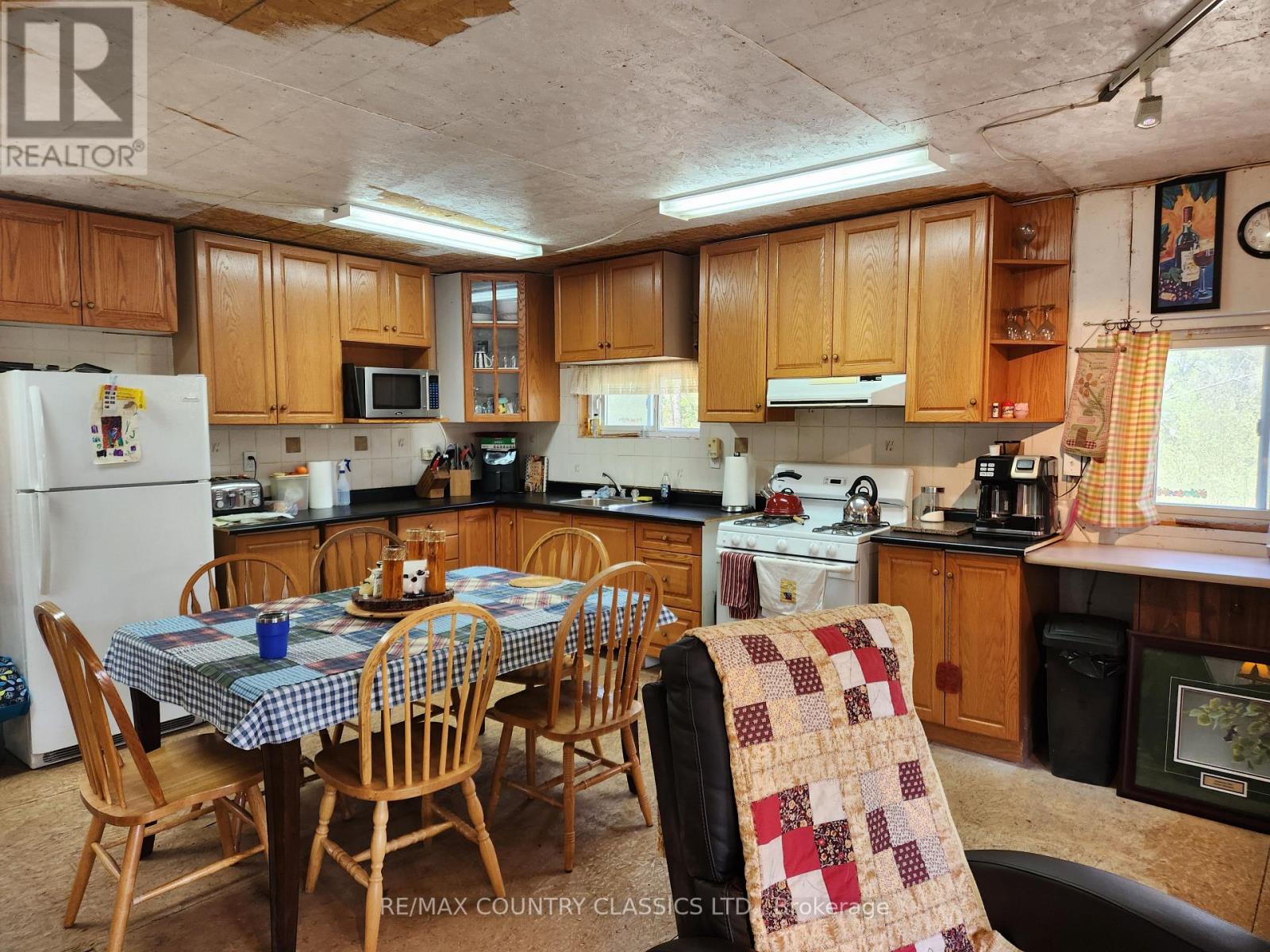2910 Weslemkoon Lake Road, Tudor & Cashel, Ontario  K0L 1W0 - Photo 2 - X12148524