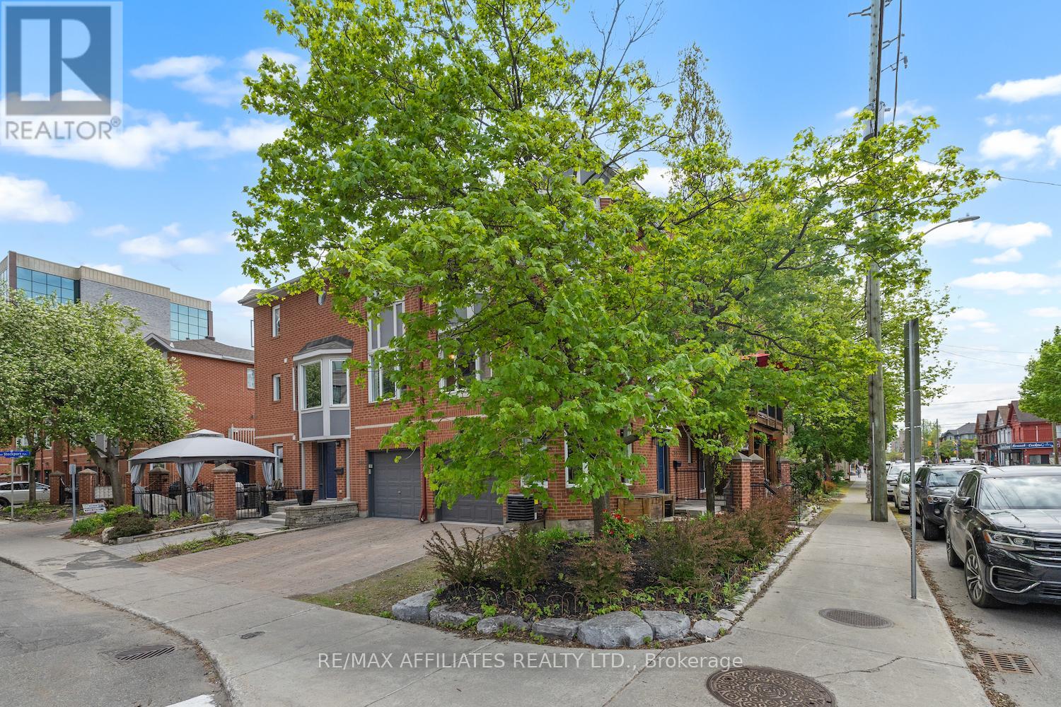 255 Kent Street, Ottawa, Ontario  K2P 2N4 - Photo 2 - X12154693