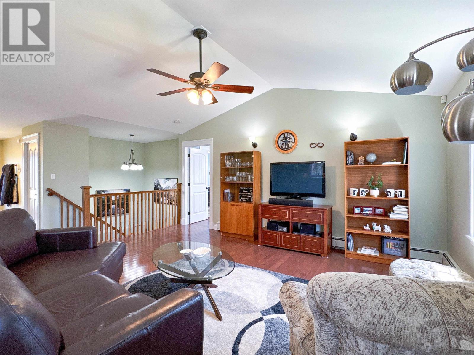 Property at 29 Newsons Court image 4