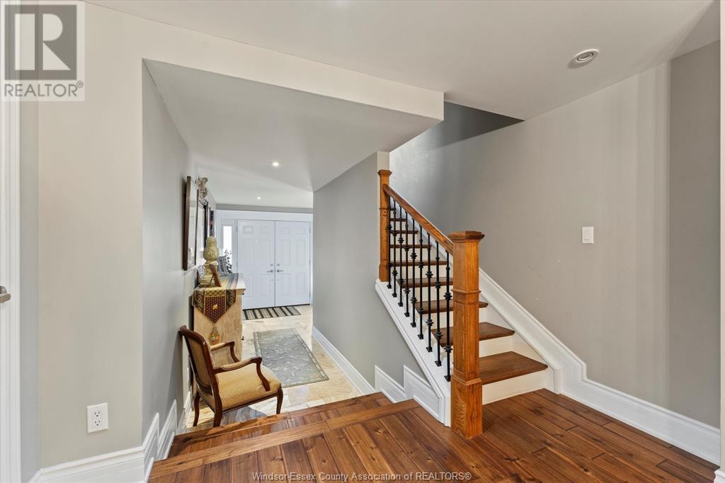 Property at 165 SIMCOE STREET image 3