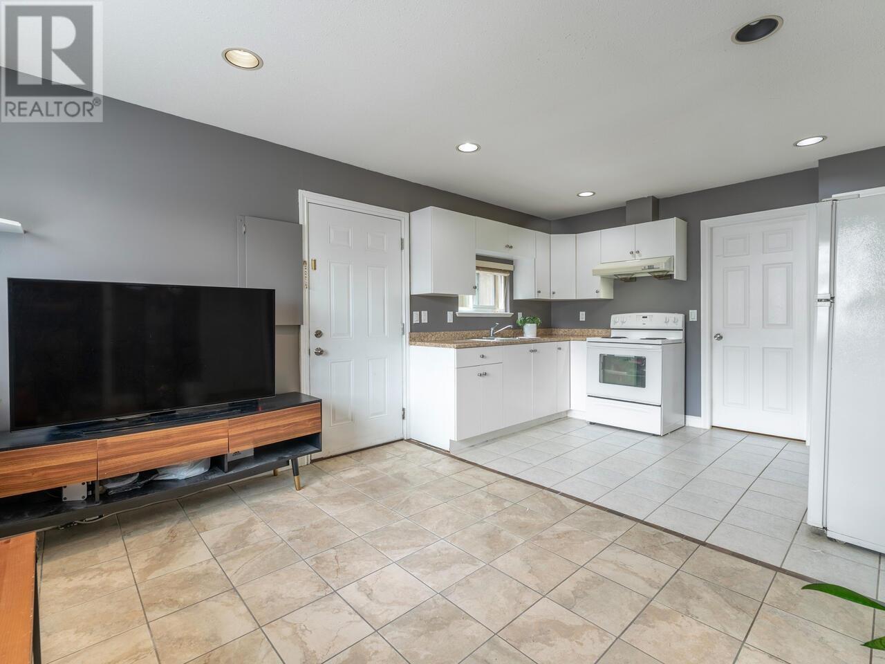 Property at 5983 HARDWICK STREET image 5