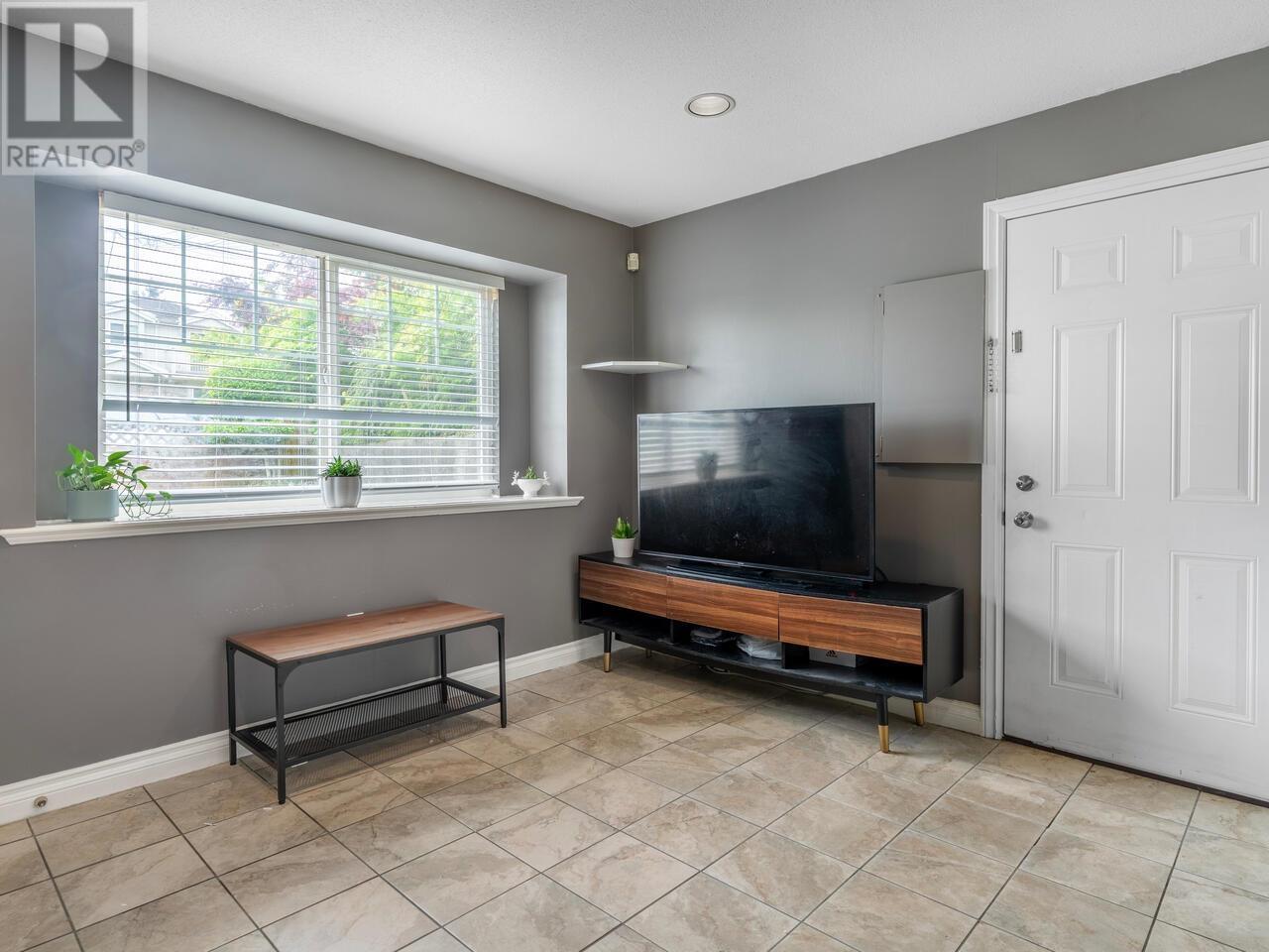 5983 Hardwick Street, Burnaby, British Columbia  V5G 1R5 - Photo 4 - R3003712