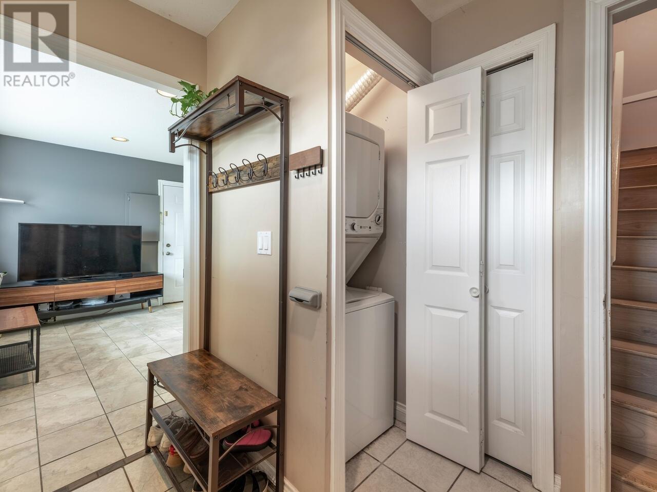 Property at 5983 HARDWICK STREET image 3