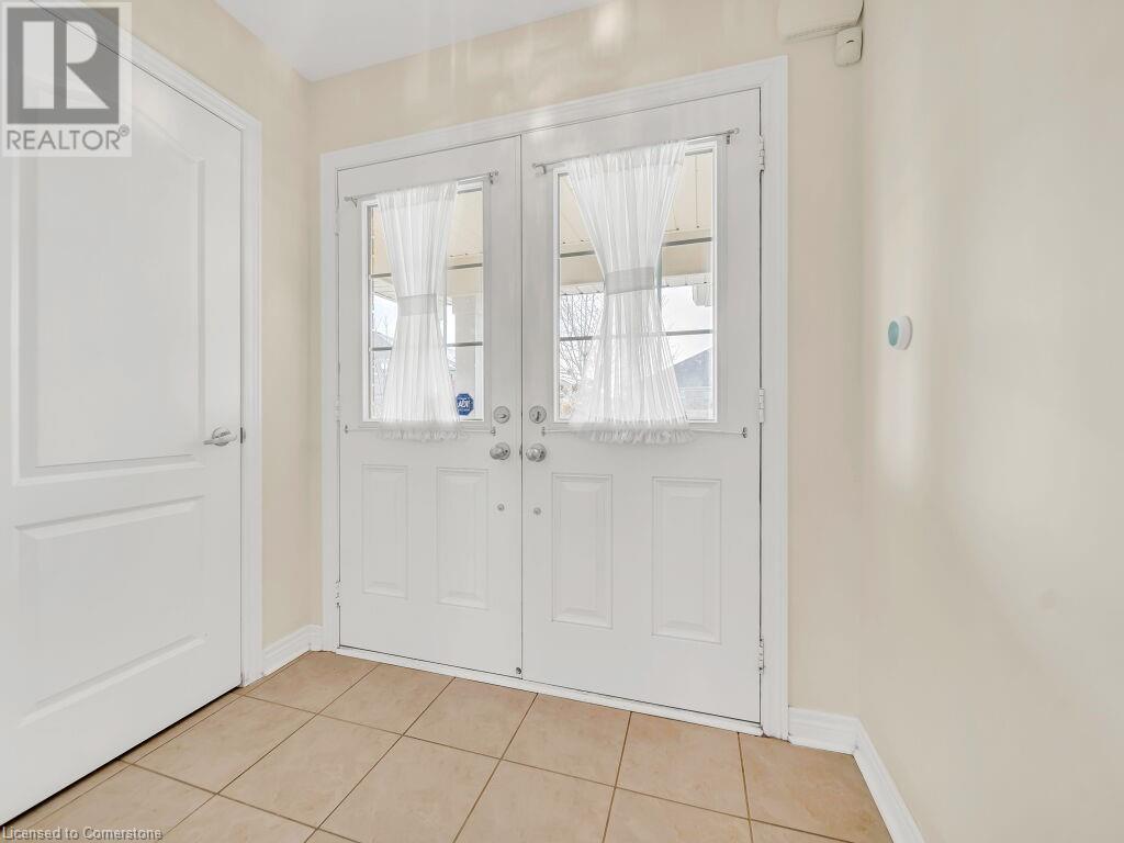 Property at 561 BALDWIN Crescent image 4