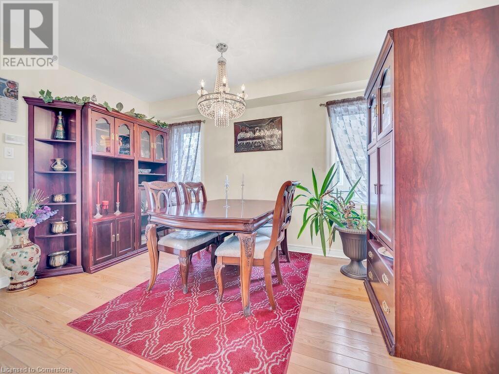 Property at 561 BALDWIN Crescent image 5
