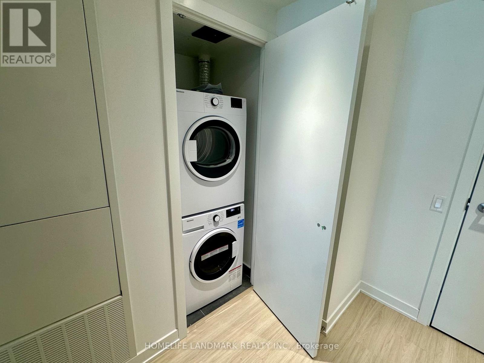4208 - 8 Wellesley Street W, Toronto, Ontario  M4Y 0J5 - Photo 11 - C12154741