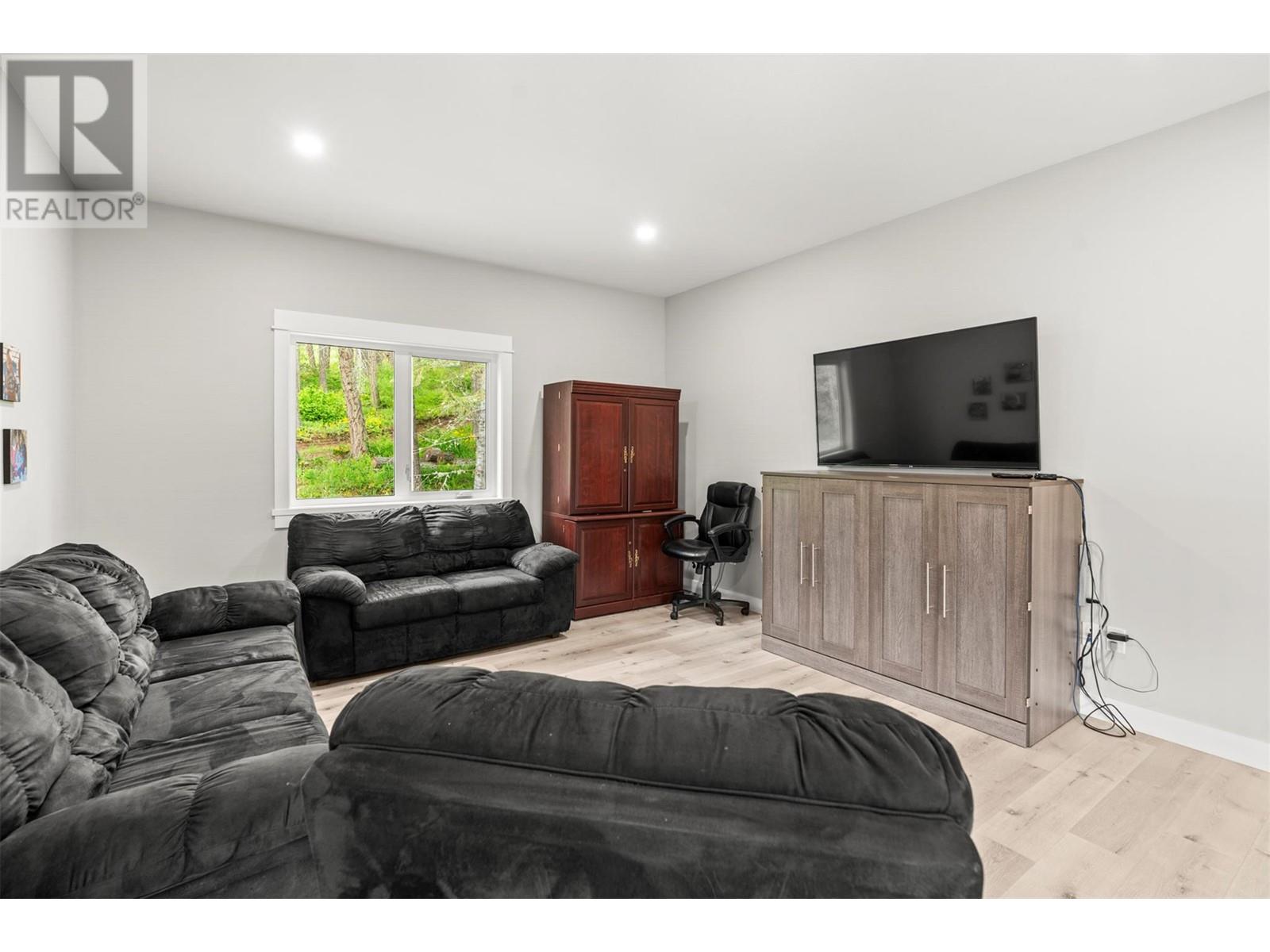 307 Oxbow Place, Enderby, British Columbia  V4Y 4G2 - Photo 45 - 10347713