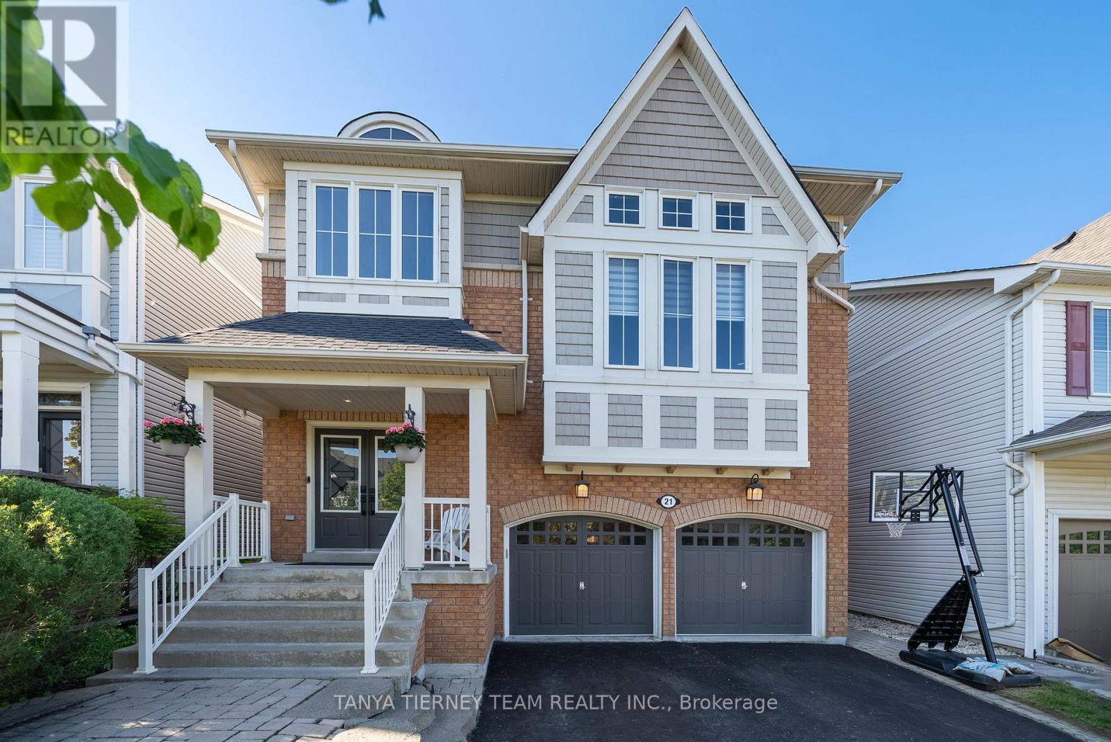 21 Eastgate Circle, Whitby, Ontario  L1M 2N3 - Photo 2 - E12154682