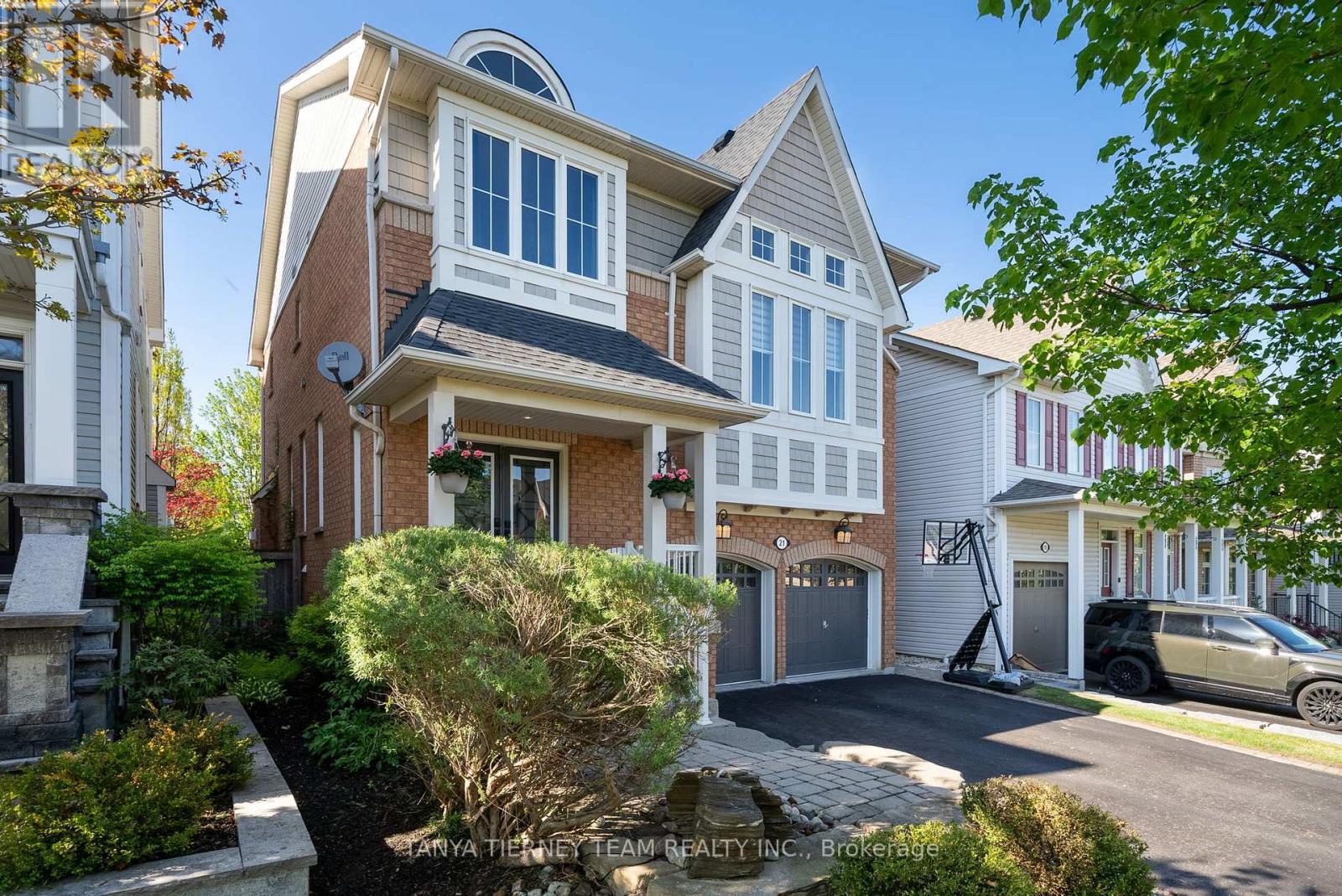 Property at 21 EASTGATE CIRCLE image 3