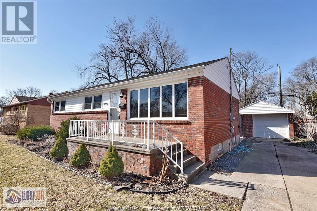 MLS# 25012352: 3229 VIRGINIA PARK, Windsor, Canada