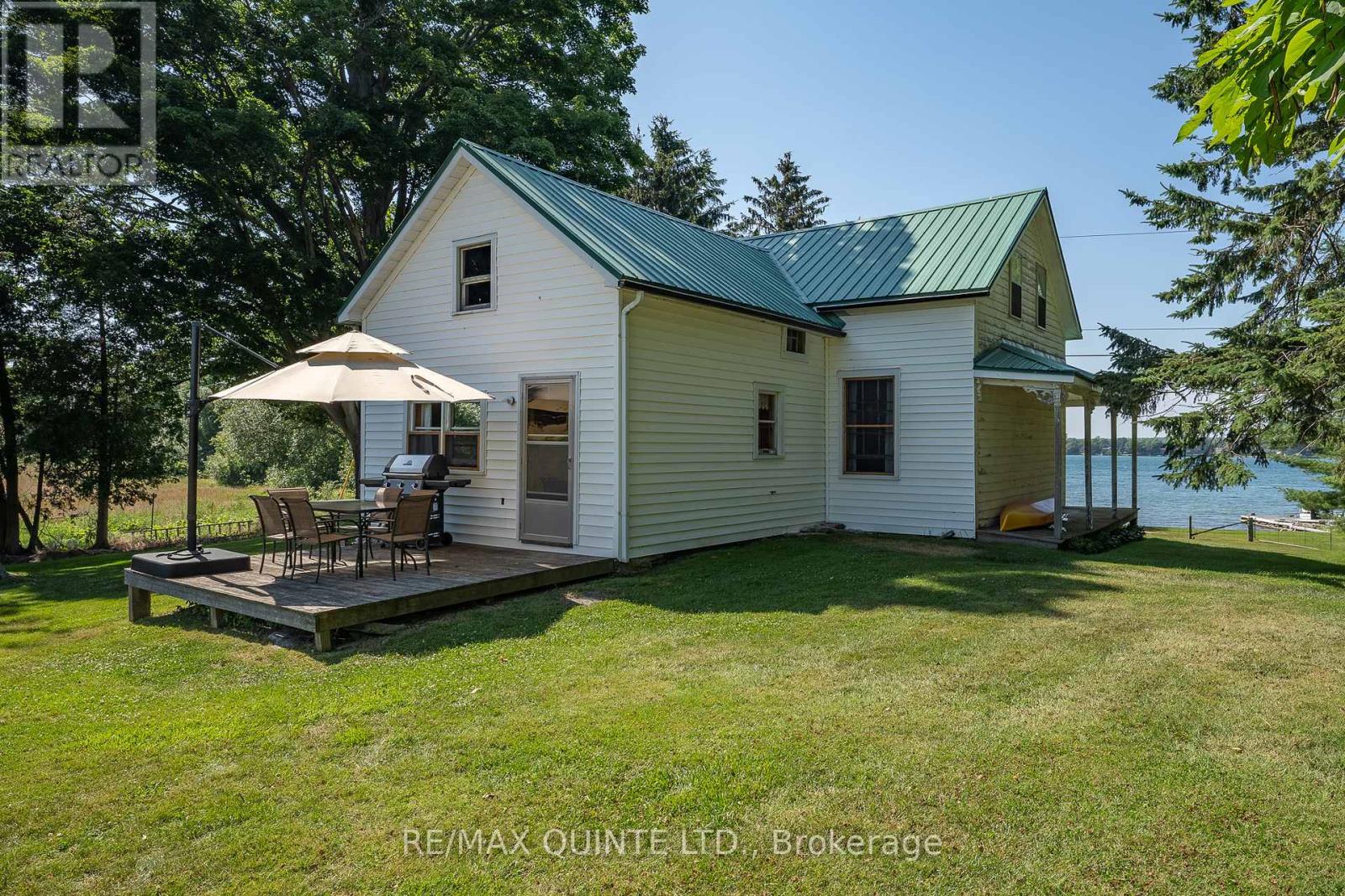 562 Waupoos Island Lane, Prince Edward County, Ontario  K0K 2T0 - Photo 11 - X12154848