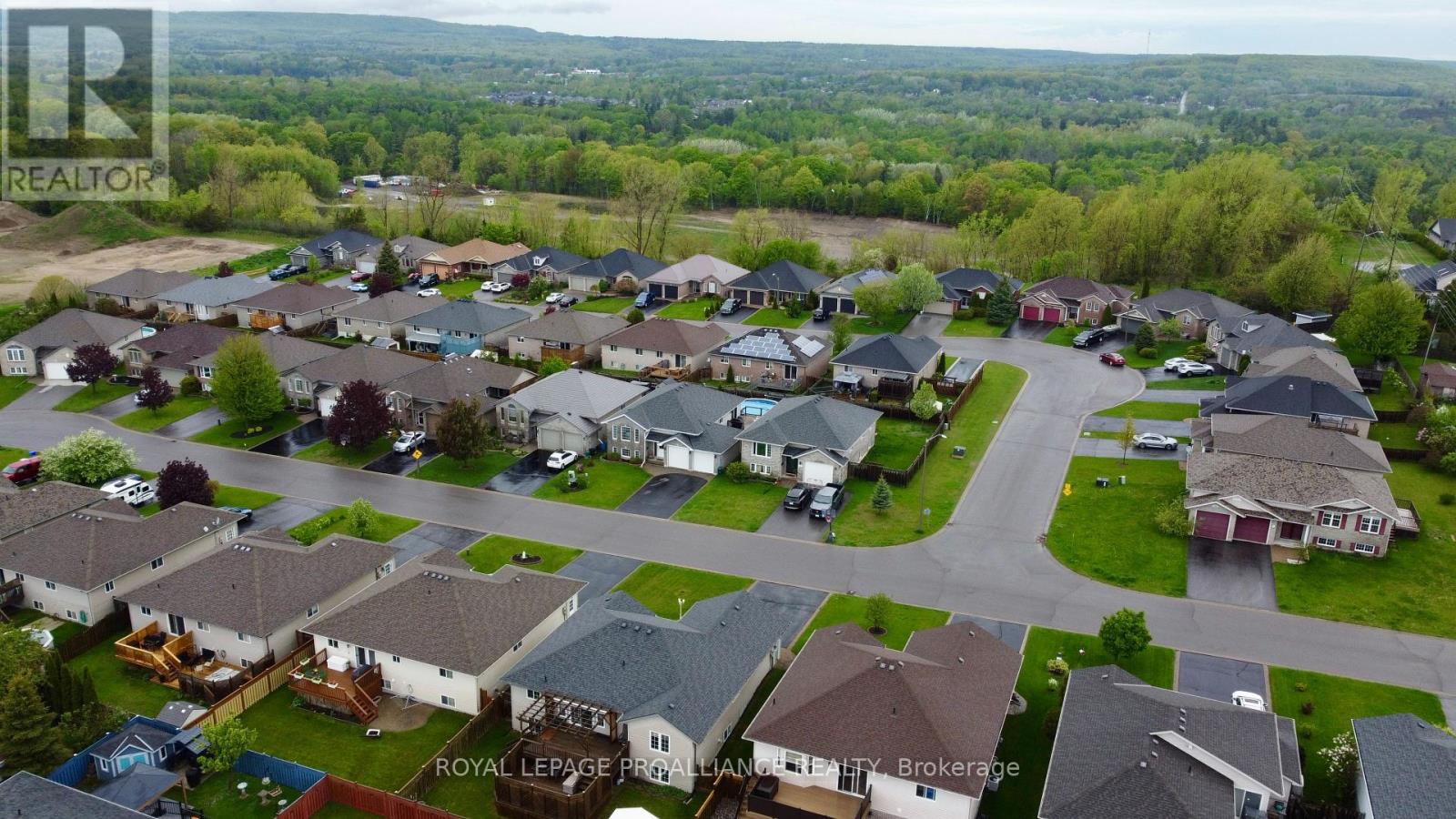 35 Belvedere Road, Quinte West, Ontario  K8V 4A9 - Photo 34 - X12154857