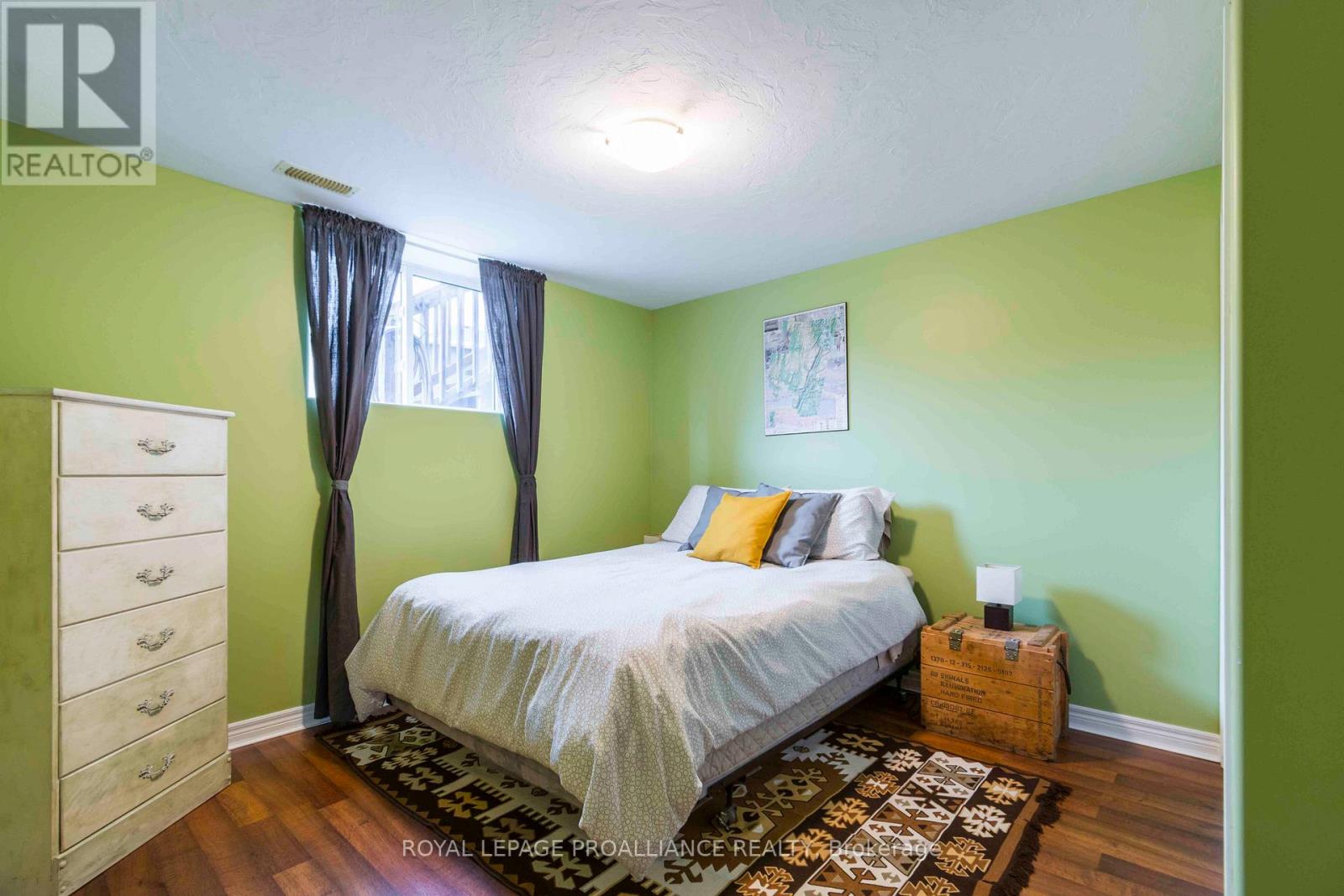 35 Belvedere Road, Quinte West, Ontario  K8V 4A9 - Photo 9 - X12154857