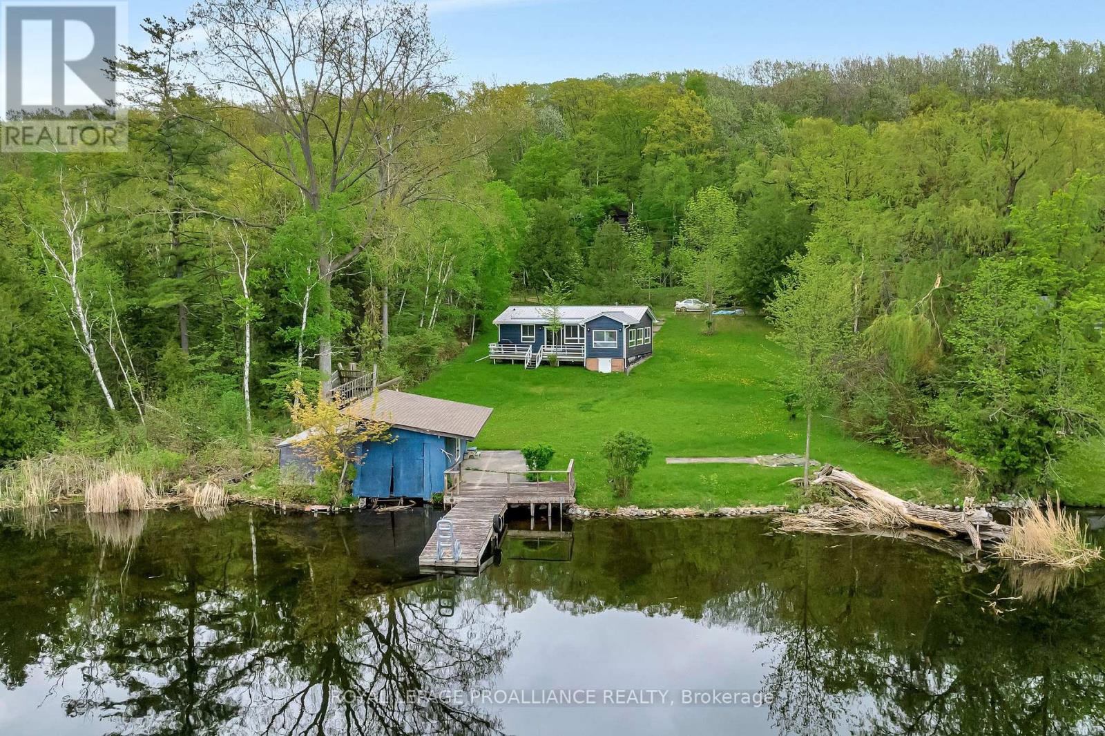 40 CEDAR LANE, Quinte West, Ontario