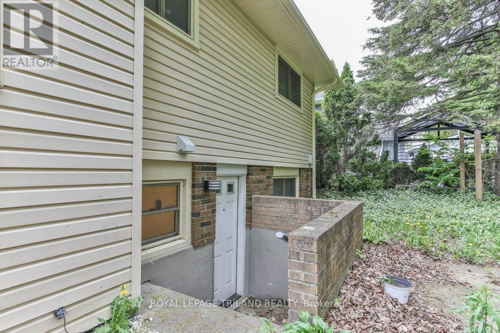 4 Maxwell Crescent, London North (North H), Ontario  N5X 1Z1 - Photo 29 - X12154815