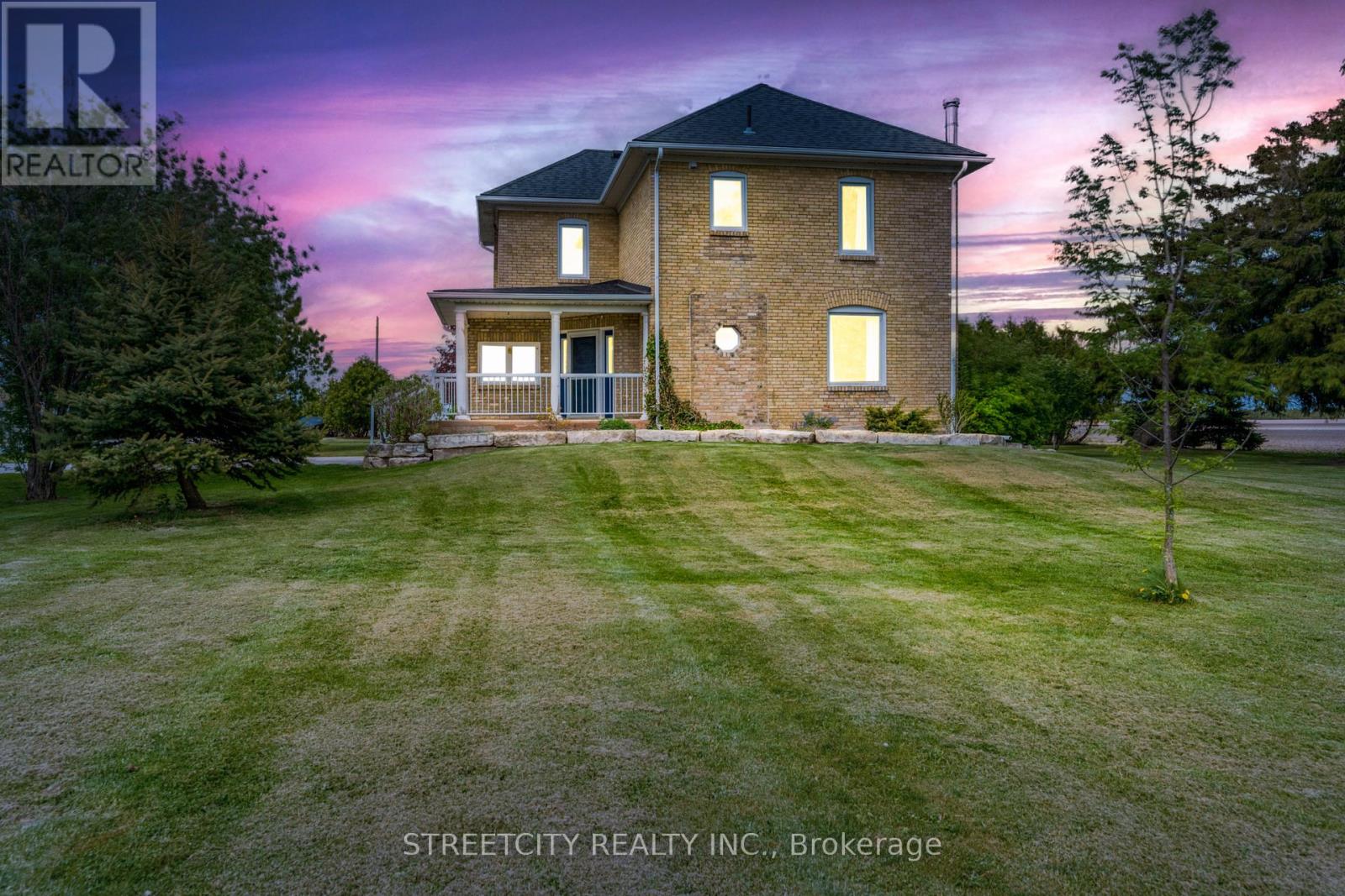 5458 Douglas Line, Plympton-Wyoming, Ontario  N0N 1J0 - Photo 2 - X12154876