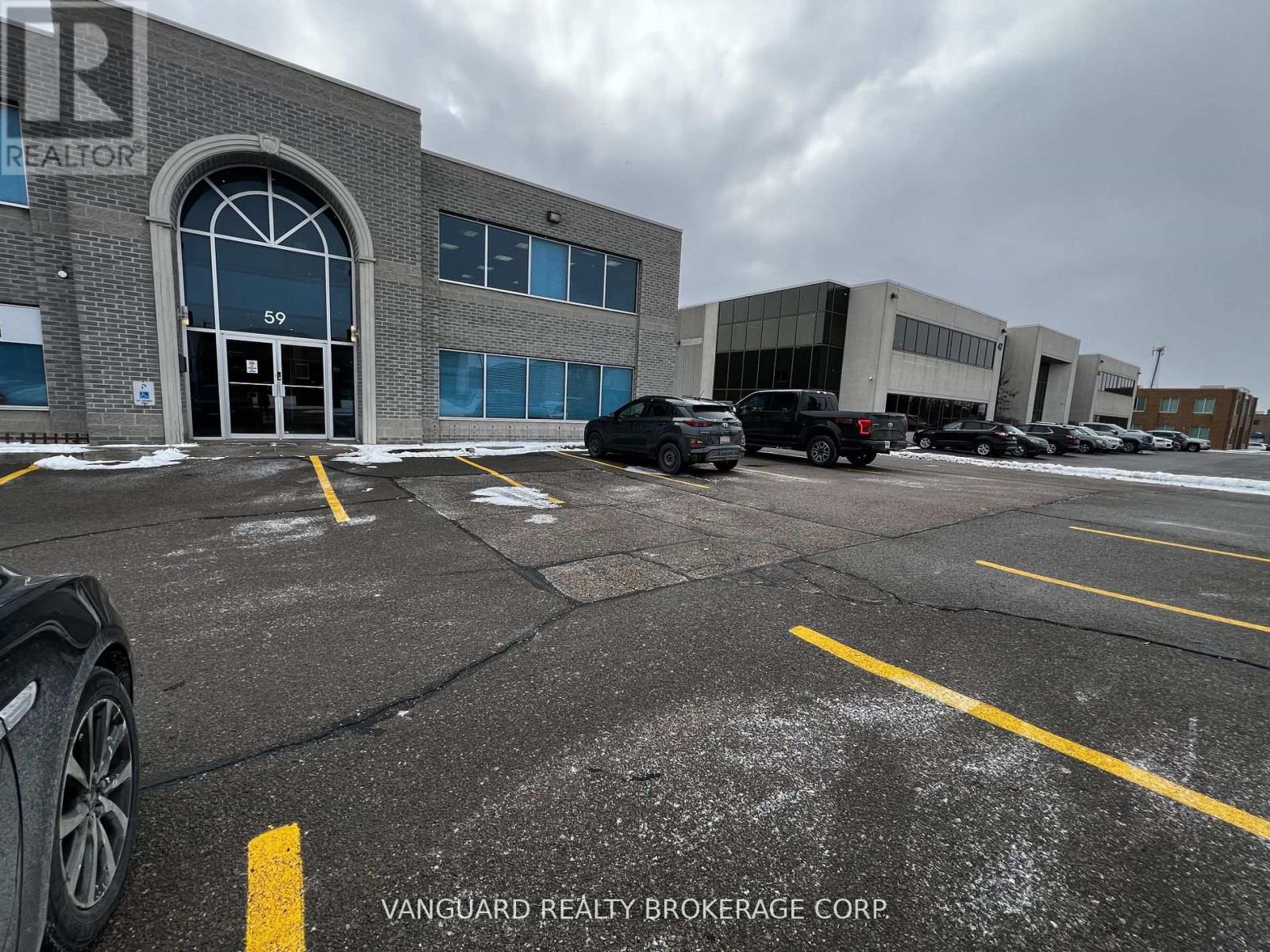 59 Romina Drive, Vaughan (Concord), Ontario  L4K 4E4 - Photo 2 - N12154685
