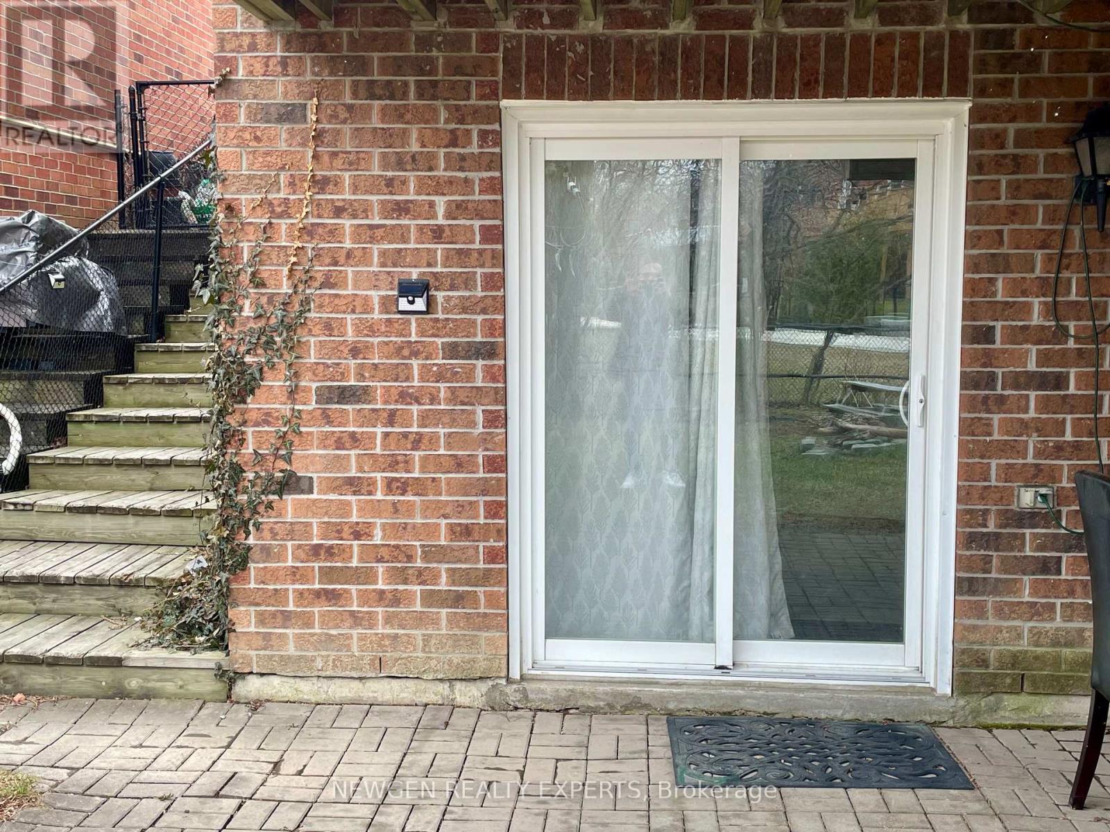 BSMNT - 22 PICCADILLY PLACE, brampton (northgate), Ontario