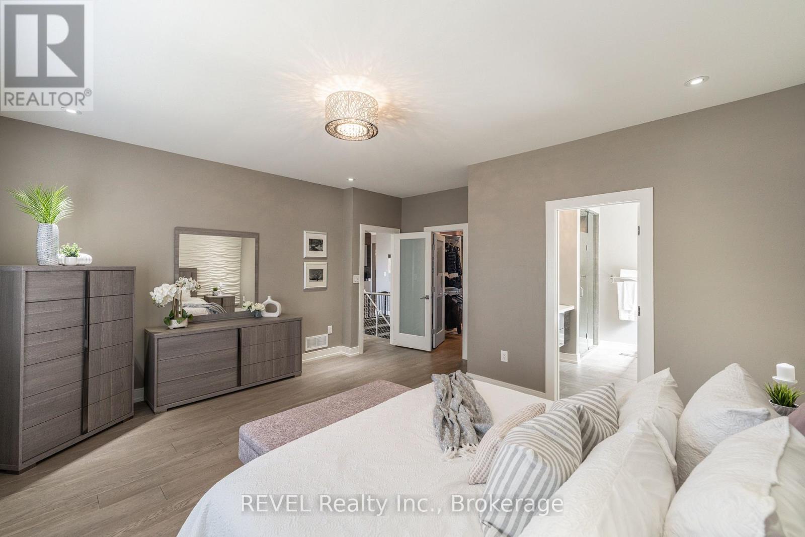 129 Paxton Lane, Niagara-On-The-Lake, Ontario  L0S 1J0 - Photo 25 - X12154756