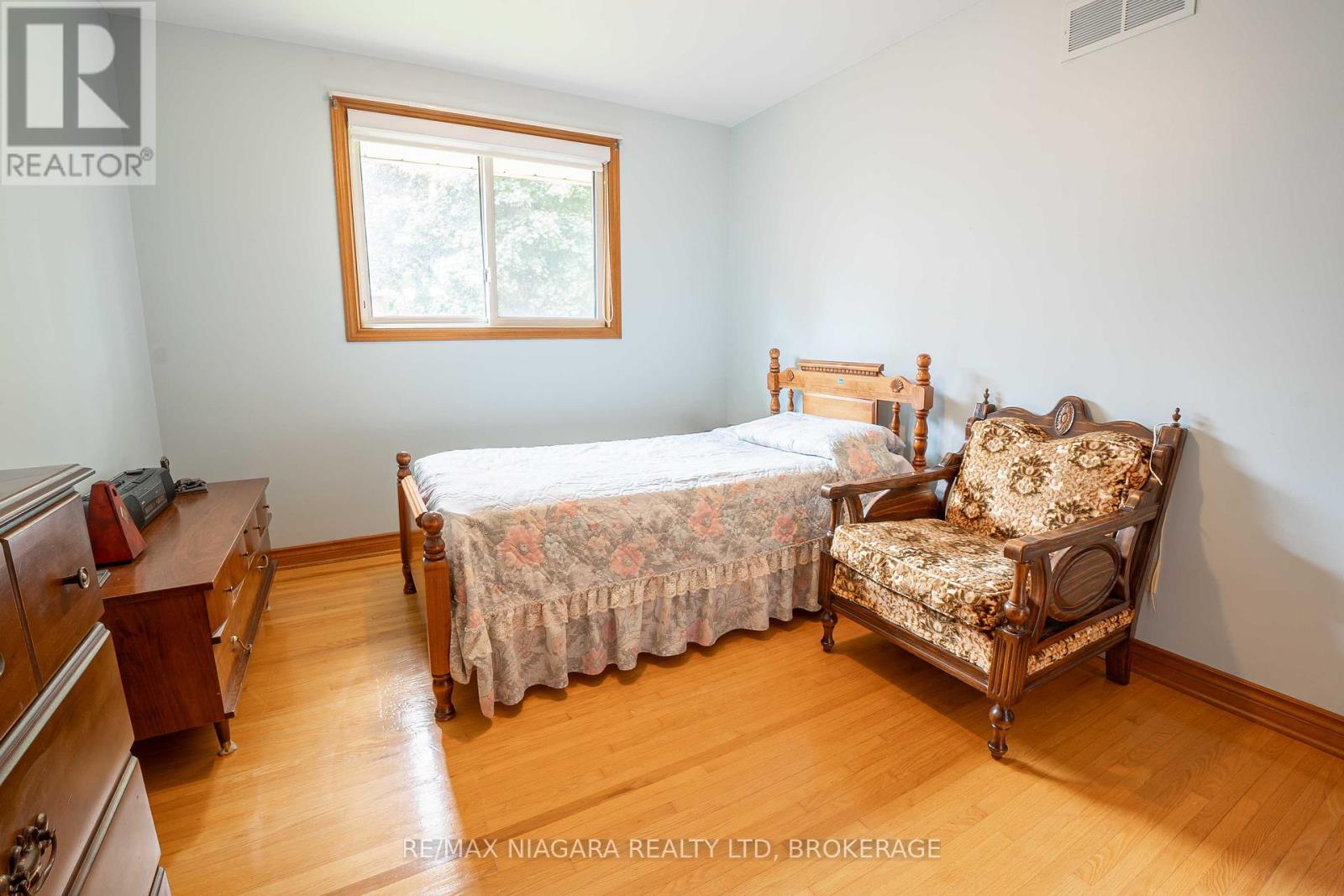 12 Fern Gate, Pelham, Ontario  L0S 1E4 - Photo 20 - X12154789