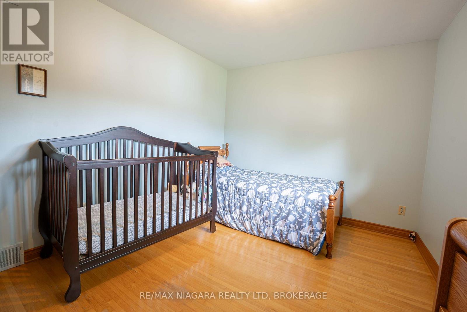 12 Fern Gate, Pelham, Ontario  L0S 1E4 - Photo 23 - X12154789
