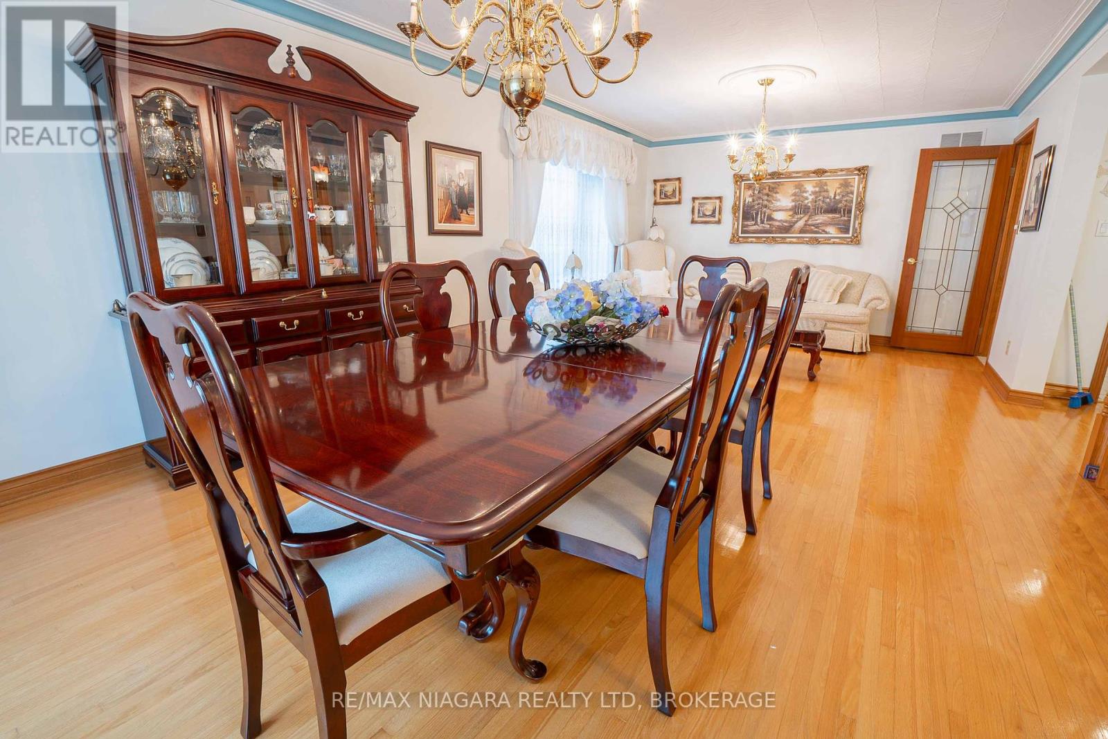 12 Fern Gate, Pelham, Ontario  L0S 1E4 - Photo 7 - X12154789