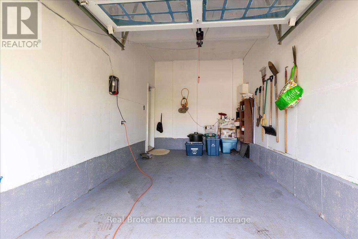 51 Hollinrake Avenue, Brant, Ontario  N3T 0B6 - Photo 37 - X12154781