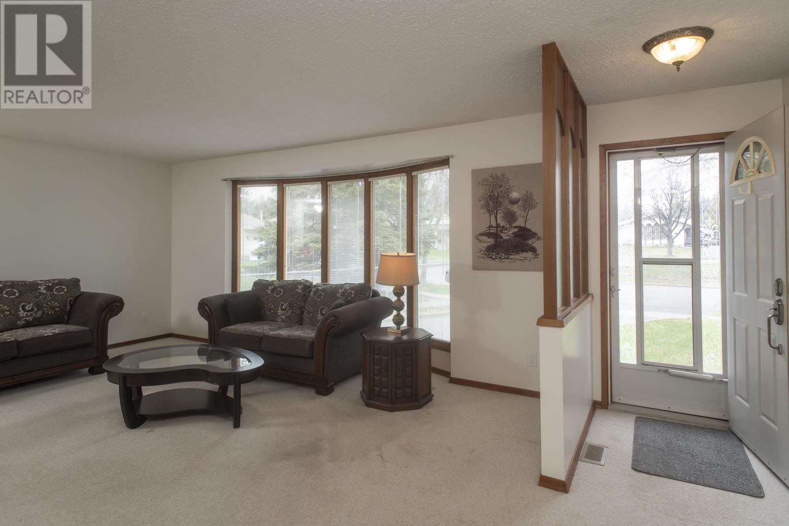 297 Fairbank Place, 297 Fairbank Place, Thunder Bay, Ontario  P7B 5M3 - Photo 3 - TB251160