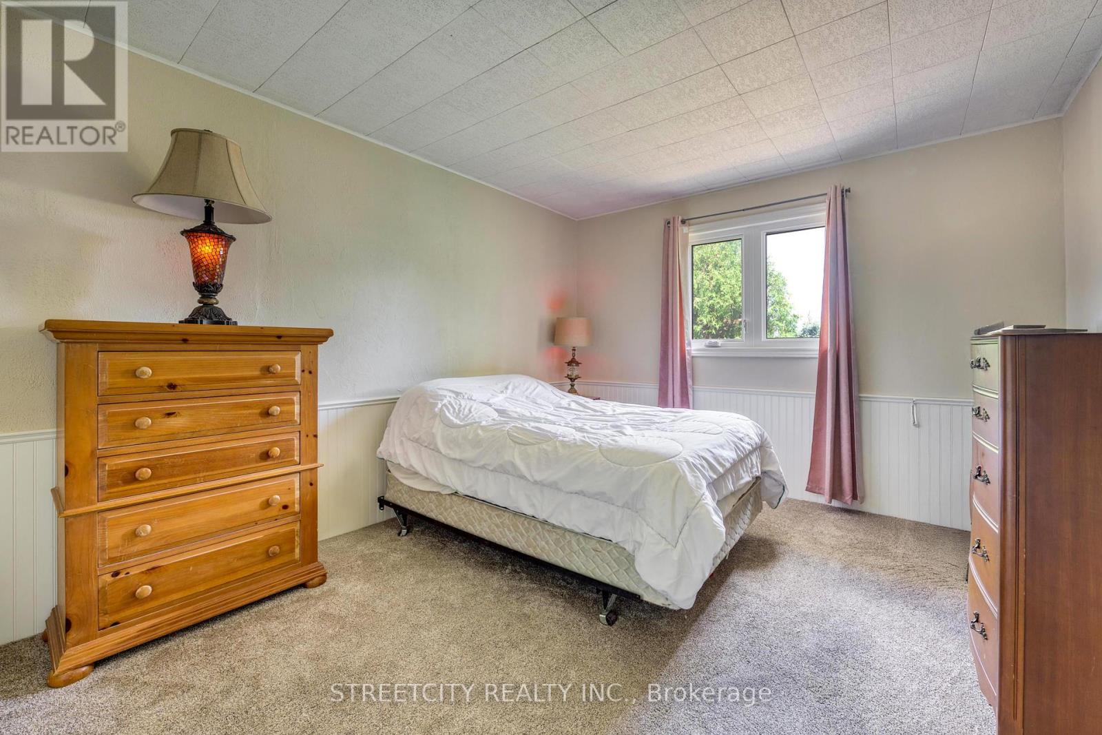 5458 Douglas Line, Plympton-Wyoming (Plympton Wyoming), Ontario  N0N 1J0 - Photo 42 - X12154876