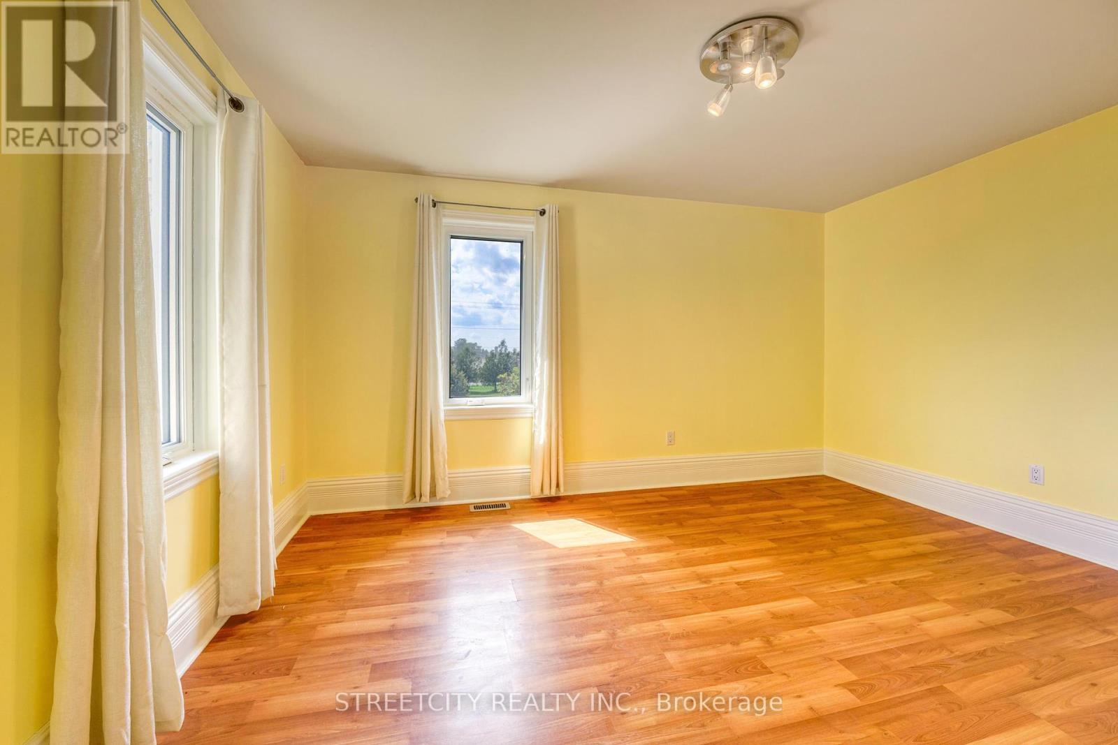 5458 Douglas Line, Plympton-Wyoming, Ontario  N0N 1J0 - Photo 48 - X12154876