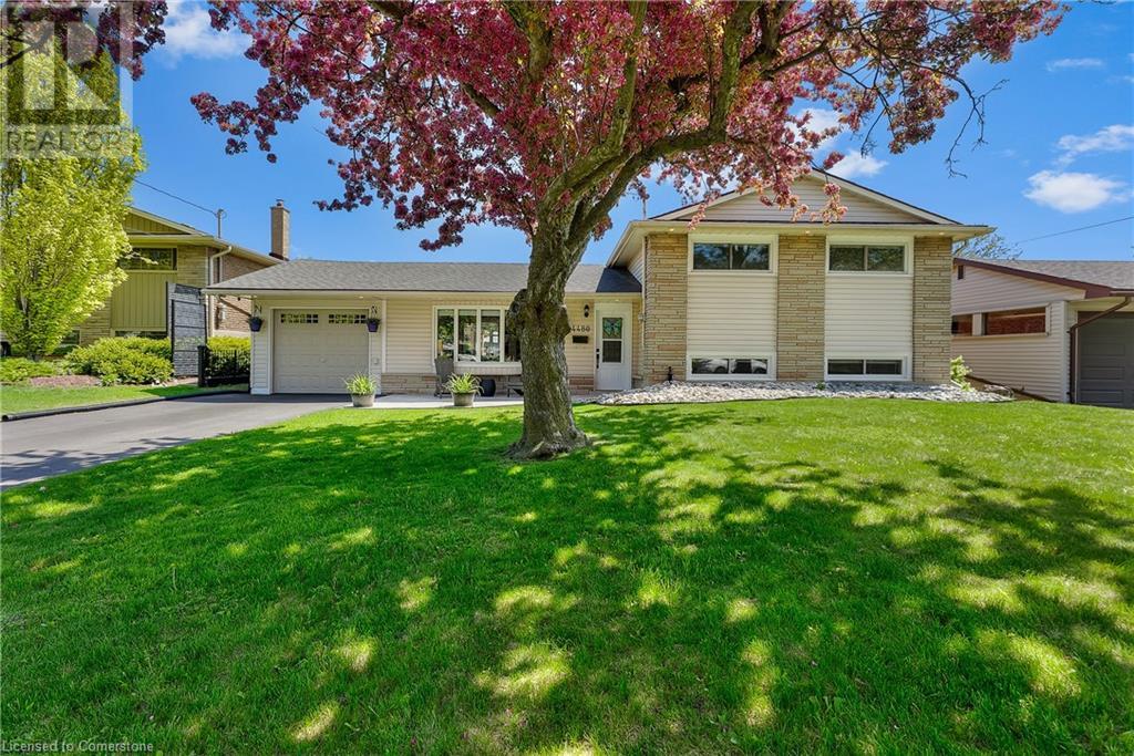 Property at 4480 QUEENSWAY Garden image 2