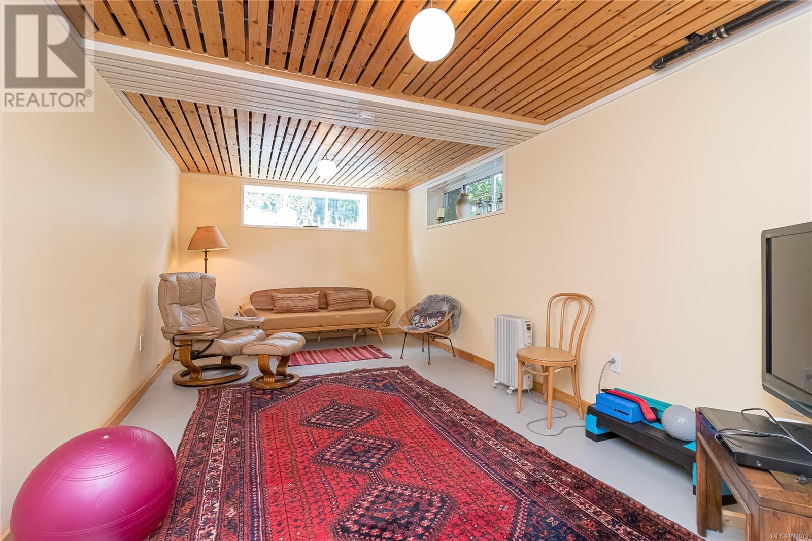 2195 Ferndale Rd, Saanich, British Columbia  V8N 2Z2 - Photo 31 - 999979