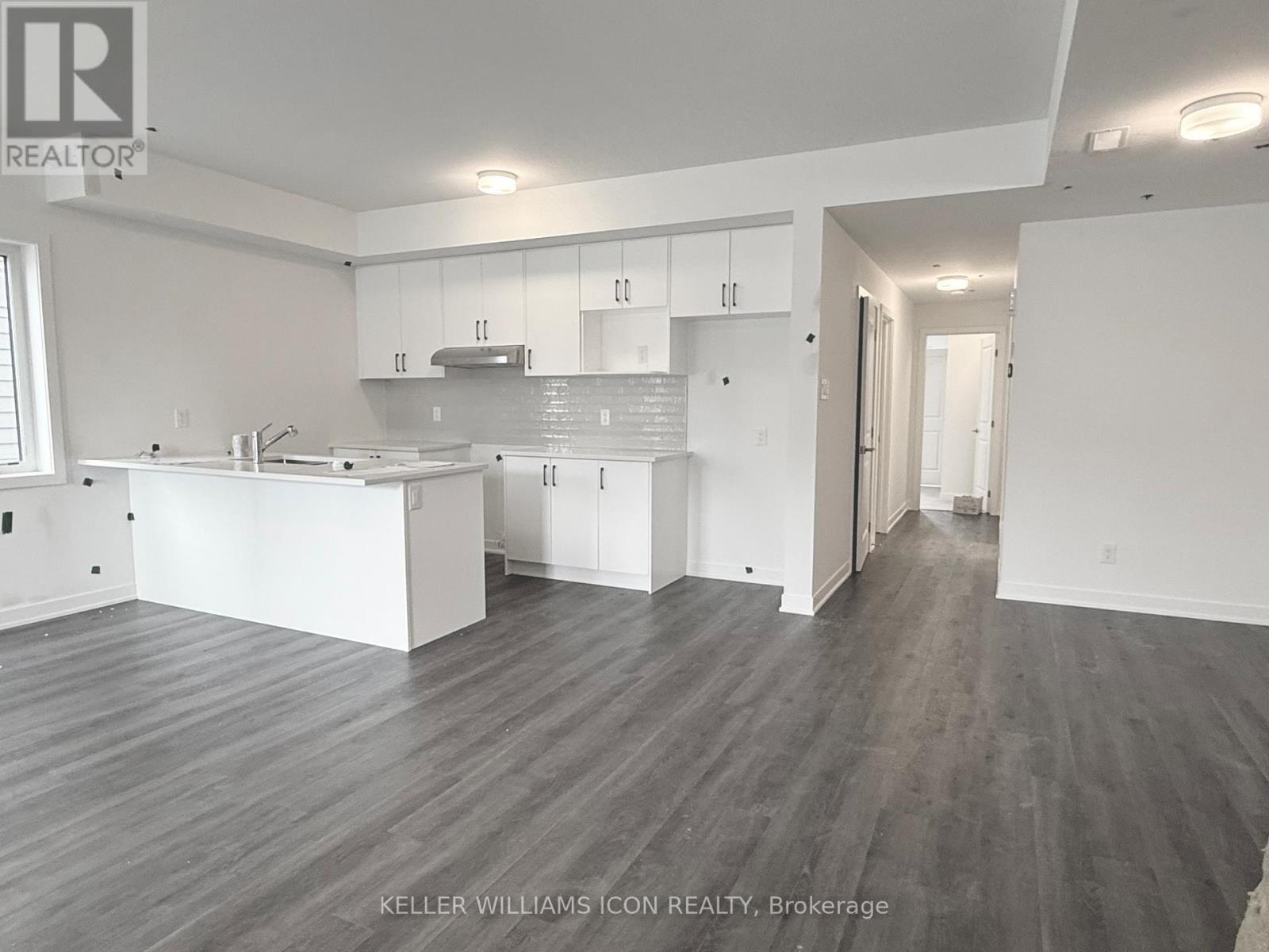 700 Lillian Freiman Private, Ottawa, Ontario  K2J 7K8 - Photo 2 - X12103204
